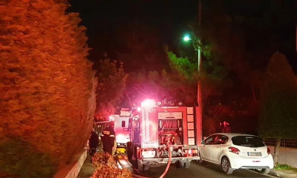 Φωτιά ξέσπασε σε γκαράζ πολυκατοικίας στα Βριλήσσια